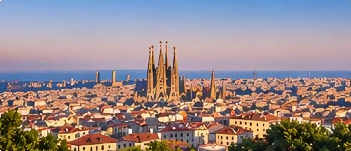 Vista de Barcelona con la Sagrada Familia